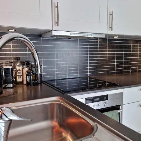Holiday home With Parking And Terrace Alesund