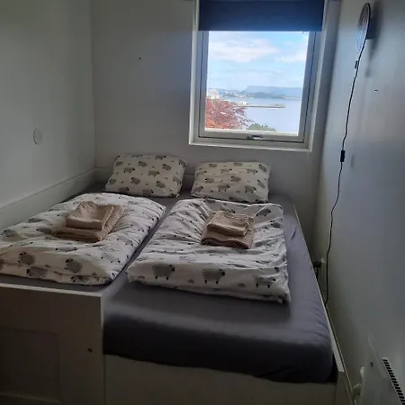 Vakantiehuis With Parking And Terrace *