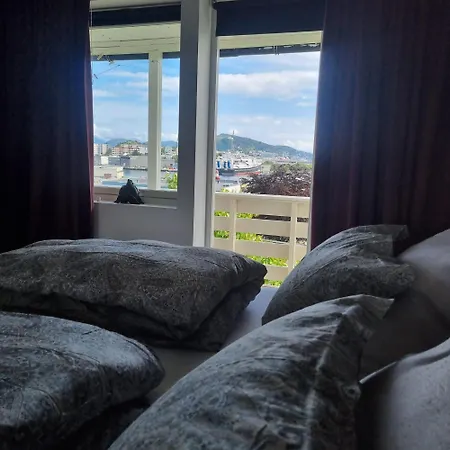 Holiday home With Parking And Terrace Alesund